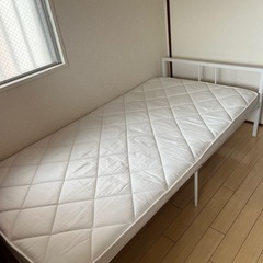 【お譲りします】シングルベッド（マットレス付き・サビあり・現状渡し）