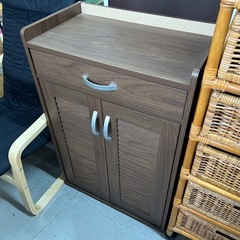 引き出し付きの靴箱