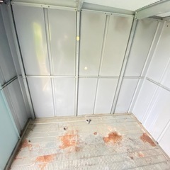 鍵つき　物置　解体済みの画像