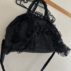 黒レースのバッグの画像