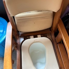 介護用椅子、トイレの画像