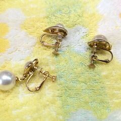 ☆アクセサリー　片耳イヤリング　３種　玉・素地ゴールド系　　中古品　100円の画像
