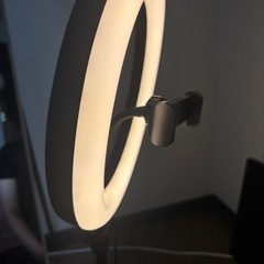 LEDリングライト スマホライトスタンド（訳あり）の画像