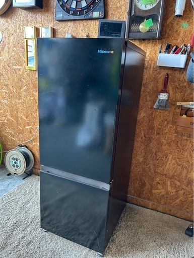 E2704 Hisense ハイセンス　2ドア冷蔵庫　162L 2022年製　冷凍庫扉傷あり。　凹み