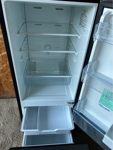 E2704 Hisense ハイセンス　2ドア冷蔵庫　162L 2022年製　冷凍庫扉傷あり。　凹み E2704 Hisense ハイセンス 2ドア冷蔵庫 162L 2022年製 冷凍庫扉傷あり