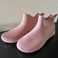 未使用ピンクのレインシューズの画像