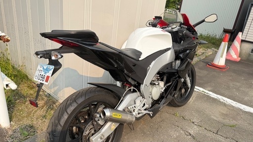 大幅改造アプリリアRS4 50 2スト世界最大の原付バイク 大幅改造アプリリアRS4 50 2スト世界最大の原付バイク (Frontieer