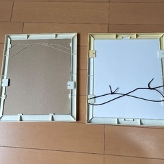 色紙位の大きさの額縁2つ　取りに来られる方に譲ります。の画像