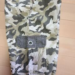 【新品未使用】COMME CA ISMカモフラージュ柄ハーフパンツの画像