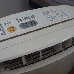 【✨除湿機は梅雨に入る今から大活躍✨】パナソニック　除湿機　 F-YZPX60-W ナノイー搭載クリーニング済みの画像