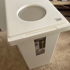 未使用 TOMBO ロック＆プッシュ 33L ゴミ箱