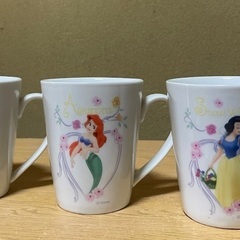 ディズニー　マグカップ3つ　取りに来られる方に譲ります。