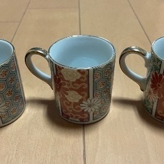 小コーヒーカップ揃い3つ　取りに来られる方にお譲りします。