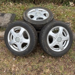 スタッドレスタイヤ ホイール付き4本の画像