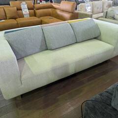 見た目がカッコいい3Pソファ入荷しました！現品限りですのでお早めに！