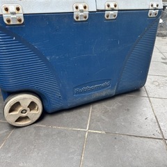 クーラボックス
