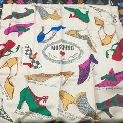 0529-182 MOSCHINO　モスキーノ大判スカーフ