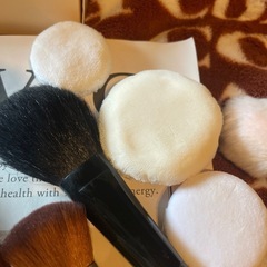 最終お値下げ♥️激安処分❣️ファンデーション&フェイス、チークブラシ&スパチュラ&パフおまとめセット♡の画像