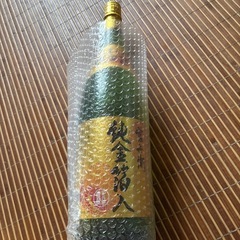 官兵衛   純金箔入 日本酒1.8×1本入   の画像