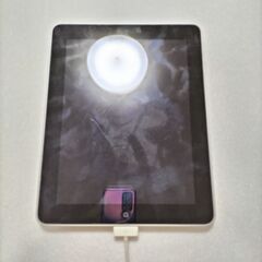 【iPad 本体　A1219初代16GB　電源付かないジャンク】