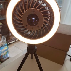 APIX INTL ライト付！ バッテリー内蔵型扇風機！強連続5...
