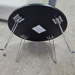 リサイクルショップどりーむ天保山店　No1991　折りたたみテーブル　丸テーブル　黒の画像