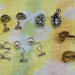 ☆アクセサリー　イヤリング　５種　Ｂ品含む　中古品　100円の画像