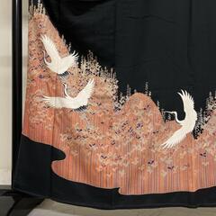 刺繍　鶴模様　五つ紋　リーフ模様　黒留袖　着物　023tの画像