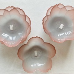 桜の形のガラス小鉢