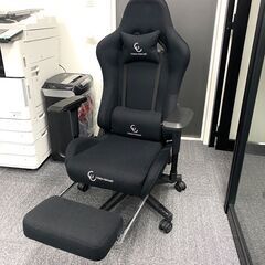 【美品】ゲーミングチェア フットレスト付き CYBER-GROU...