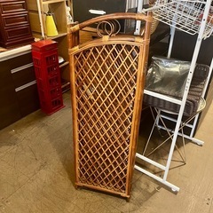 《売約済》【武蔵小山店】 ラタンパーテーション 籐パーテーション ラタン衝立 籐衝立 パーテーション 衝立 ついたて 間仕切り 目隠し家具 折りたたみパーテーション 折りたたみ衝立 4連パーテーション 4連衝立 ラタン家具 籐家具 インテリア家具 自然素材 ナチュラル家具 アジアン家具 エスニック家具 ナチュラルインテリア 格子デザイン ビンテージ家具 レトロ家具 和モダン家具 ラタンの画像