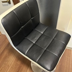 高めの椅子　クッションの画像