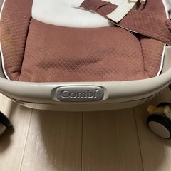 コンビ ベビーバウンサーの画像