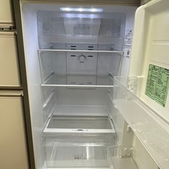 大きめ2ドア!! 激安冷蔵庫!! Hisense  2020年 227L HR-B2302の画像