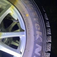 ホイールとスタッドレスタイヤ4本セット2023(195/65r15)の画像