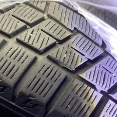 ホイールとスタッドレスタイヤ215/60r17-4本セット2021の画像