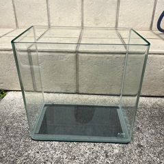 ガラス水槽5個まとめ売りの画像