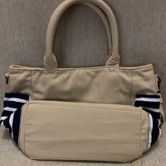 トートバッグと帽子
の画像