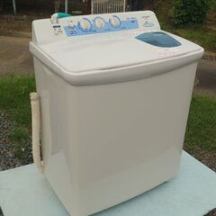 おじいちゃんおばあちゃんに人気な洗濯機❗『なつかしい😀』日立二槽式洗濯機【青空】