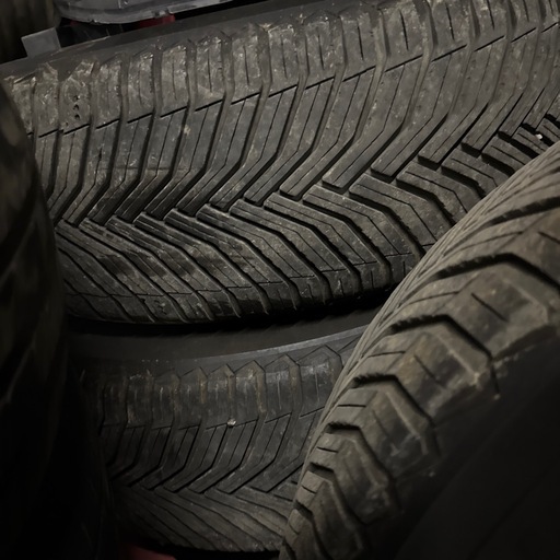 ホンダ CR-V 純正ホイール 235/65/17 オールシーズンタイヤ付き ホンダ CR-V 純正ホイール 235/65/17 オールシーズンタイヤ付き