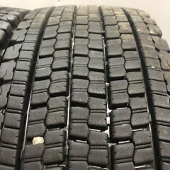 【走行短め】札幌発 引取OK BS W900 295/70R22.5 151/148J 22.5インチ トラックタイヤ スタッドレス 2本 22年 積載車 大型トラック KTT515クレジットカード QRコード決済可能の画像