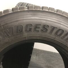【走行短め】札幌発 引取OK BS W900 295/70R22.5 151/148J 22.5インチ トラックタイヤ スタッドレス 2本 22年 積載車 大型トラック KTT515クレジットカード QRコード決済可能の画像