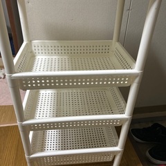 プラスチックワゴン（多少黄ばみ有り）の画像