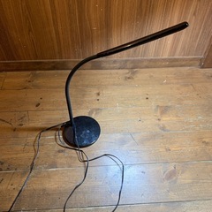 ニトリ　NATON BK LEDデスクライト　照明の画像