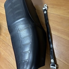 GN125H スズキ　純正シート　ベルト付き