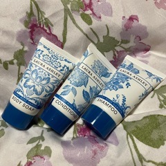 ローラーアシュレイ　アメニティセットの画像