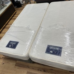 美品　シモンズ　クイーンベッド
