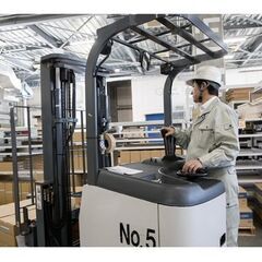 【急募】海上コンテナ荷下ろし作業の画像