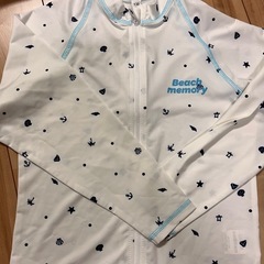 ほぼ新品　ラッシュガード　130