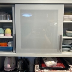【値下げしました】食器棚　ホワイト　食器３段調整の画像